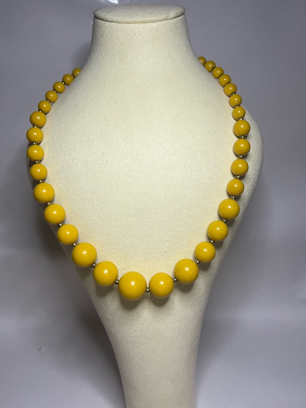 Yellow acrylic Beaded Women's Necklace - Elegant Simple Style
